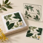 Adhesivo Vinil Blanco o Transparente Cuadrado. Ejemplo de diseño personalizado y aplicación del adhesivo.